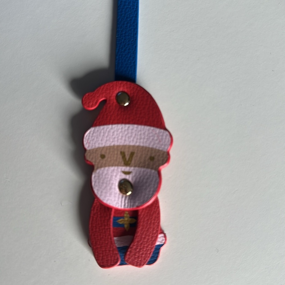 Louis Vuitton Christmas '24 Carousel Vivienne VIP Gift Charm - Picture 4 of 5